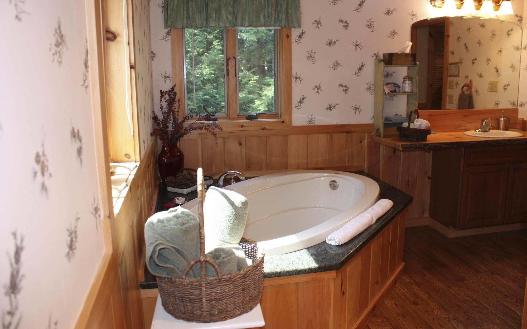 Kiwassa Lake Bed & Breakfast Saranac Lake Exterior photo